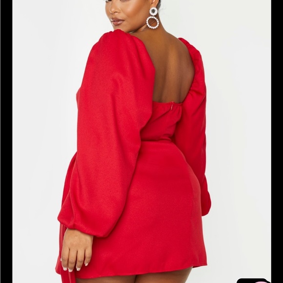Pretty Little Thing - Plus Red Ruched Cut Out Bodycon Dress size 16 (UK size) - Picture 5 of 6